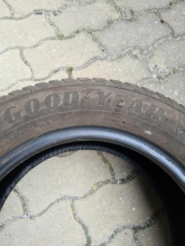Preview: 215/60R16 99XL  Winterreifen Good Year   5,5,5,5mm  Vector 4 SEASONS
